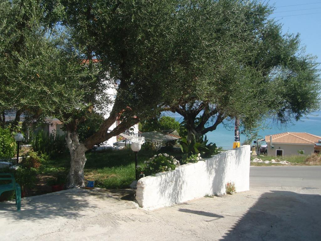 Billy'S Amoudi Apartments Стая снимка