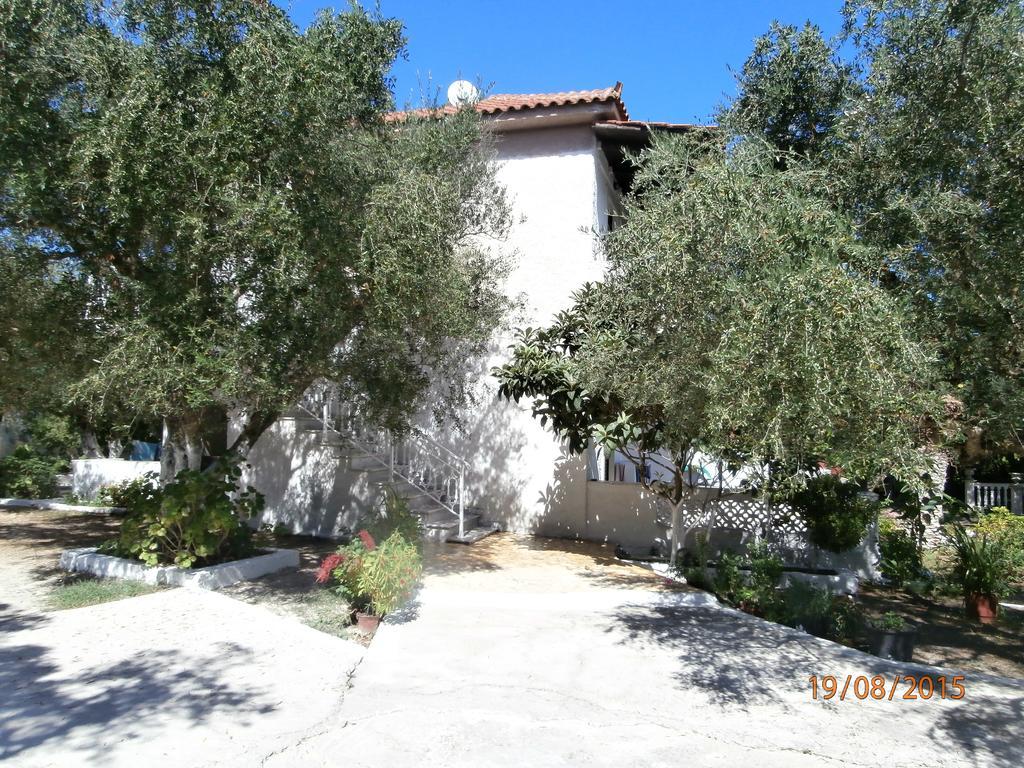 Billy'S Amoudi Apartments Стая снимка